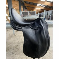 Selle Dressage 2022 - 17,5 - état neuf - URGENT*Childeric