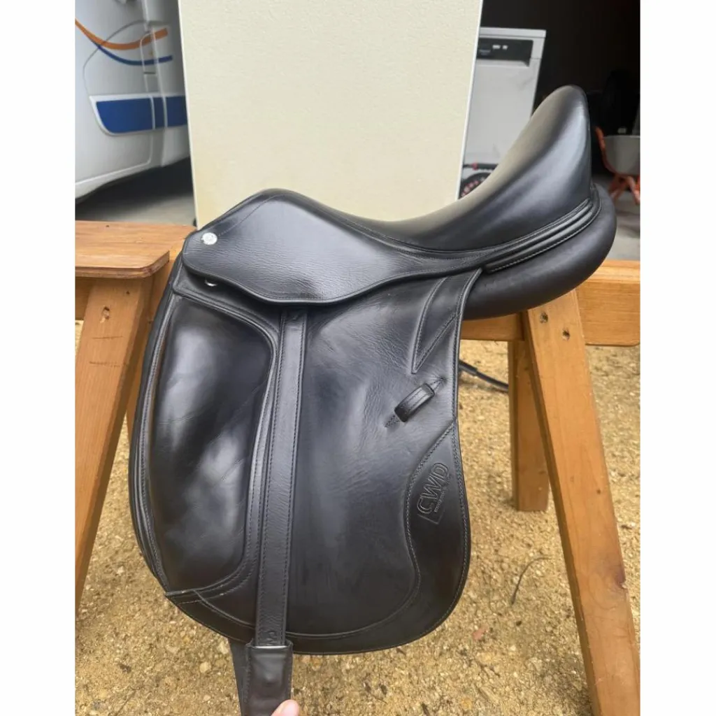 Selle dressage*CWD Clearance
