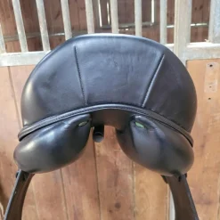 Selle dressage*Devoucoux Sale
