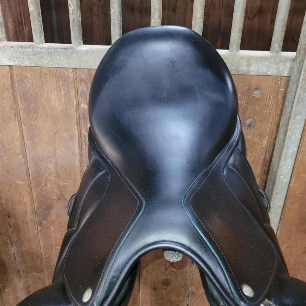 Selle dressage*Devoucoux Sale