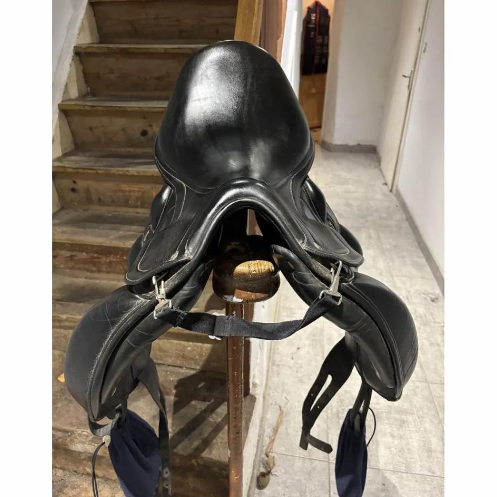 Fleur de Lys Selles De Dressage>selle dressage