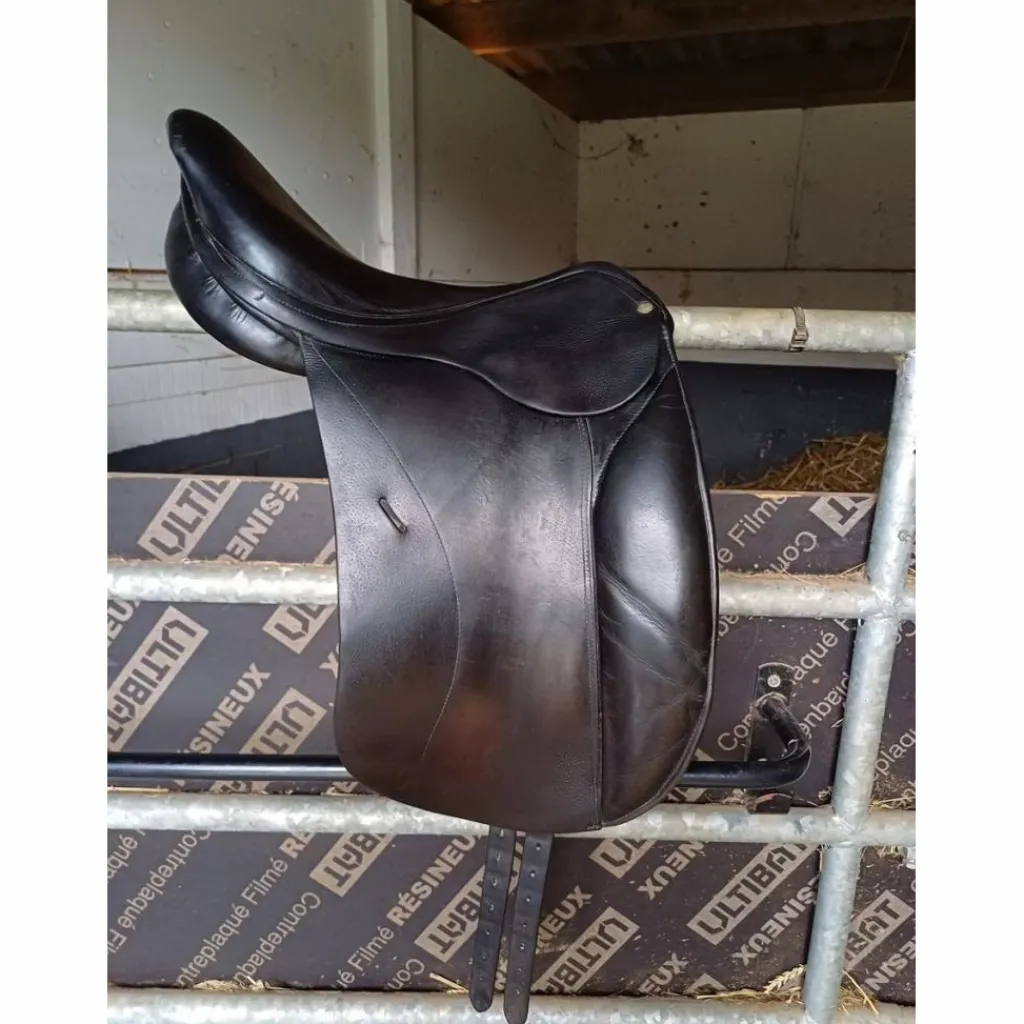 Selle dressage*Forestier Sale