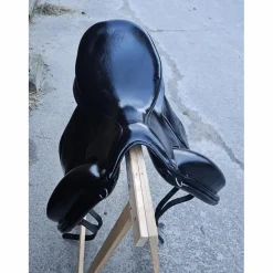 Selle dressage Aachen 17'*Forestier Hot
