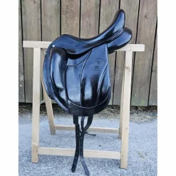 Selle dressage Aachen 17'*Forestier Hot