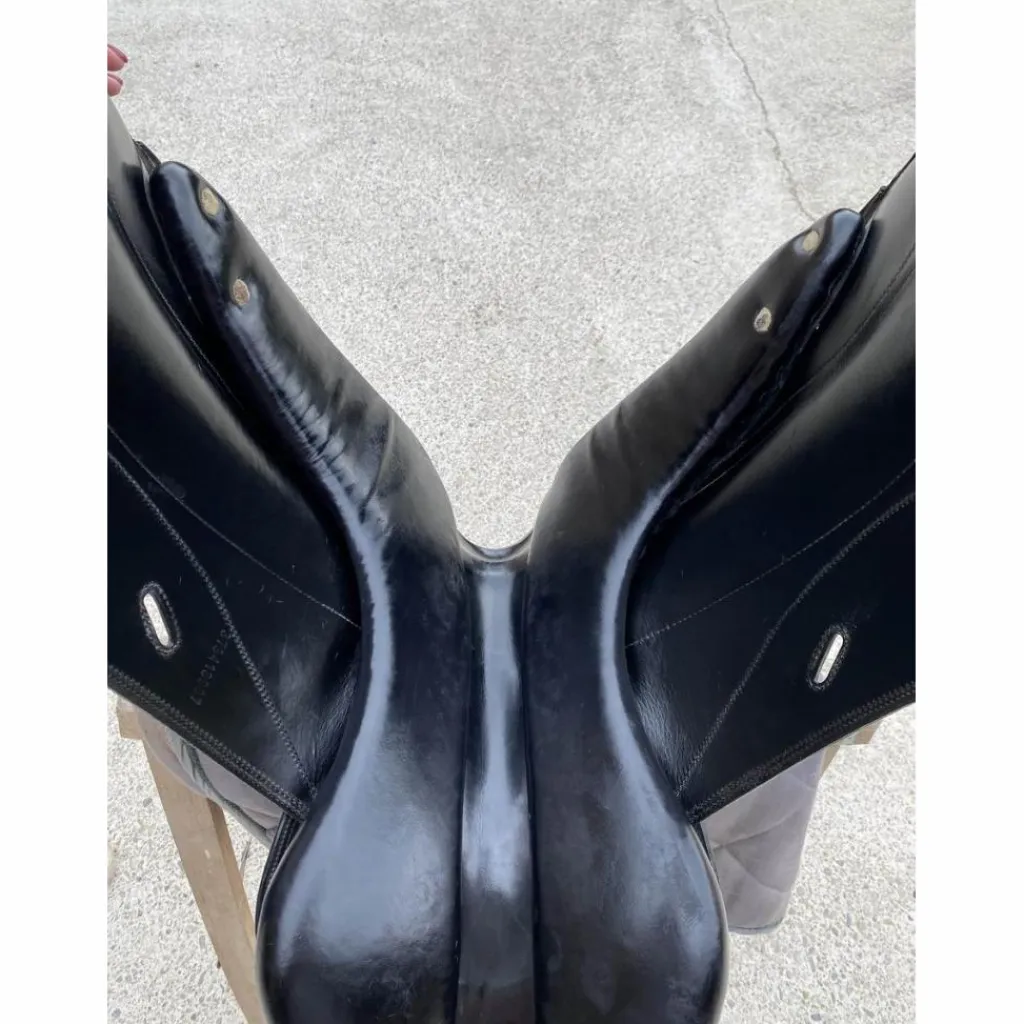 Forestier Selles De Dressage>Selle dressage modèle Saumur taille 17,5