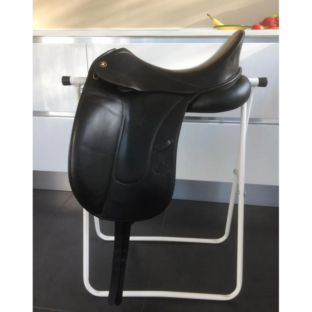 - Marque inconnue - Selles De Dressage>Selle dressage Hennig