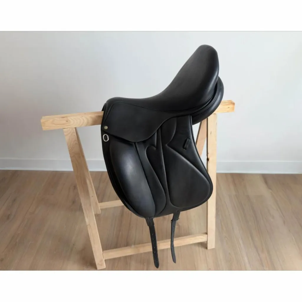 Selle dressage Makila année 2012 taille 18*Devoucoux Discount
