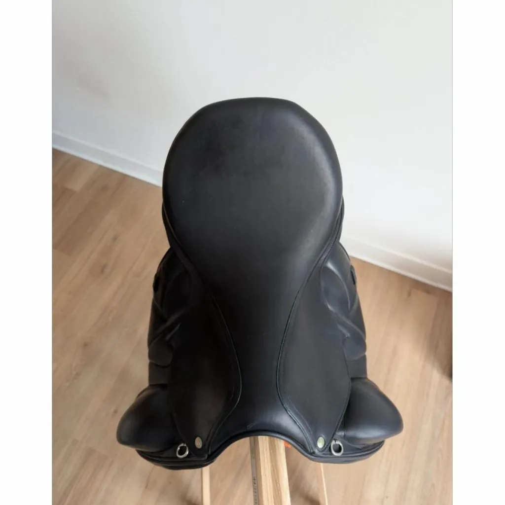 Selle dressage Makila année 2012 taille 18*Devoucoux Discount