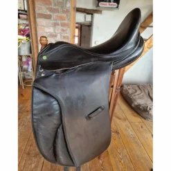 Selle dressage noire cuir 16,5*Spanaldi Outlet