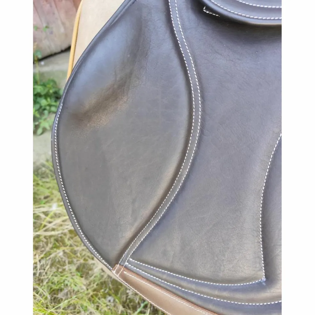 Selle EKUS F4 - 17,5" état neuf*- Marque inconnue - New