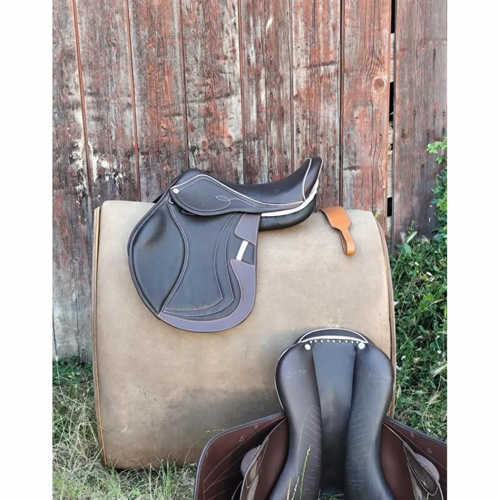 Selle EKUS F4 - 17,5" état neuf*- Marque inconnue - New
