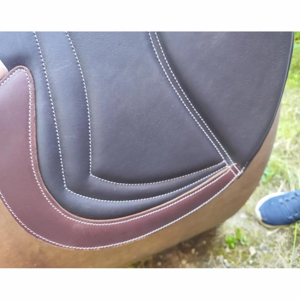Selle EKUS F4 - 17,5" état neuf*- Marque inconnue - New