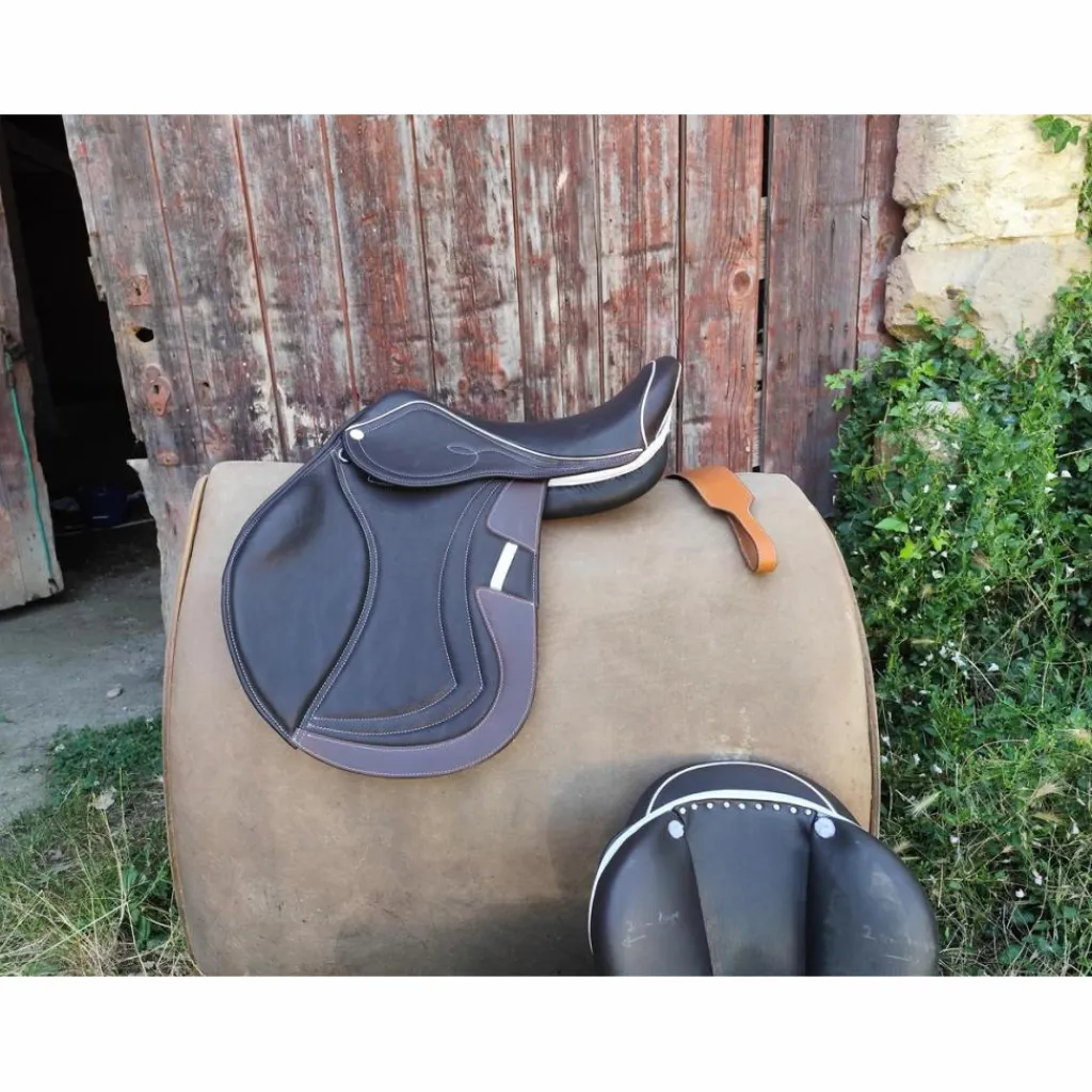 Selle EKUS F4 - 17,5" état neuf*- Marque inconnue - New