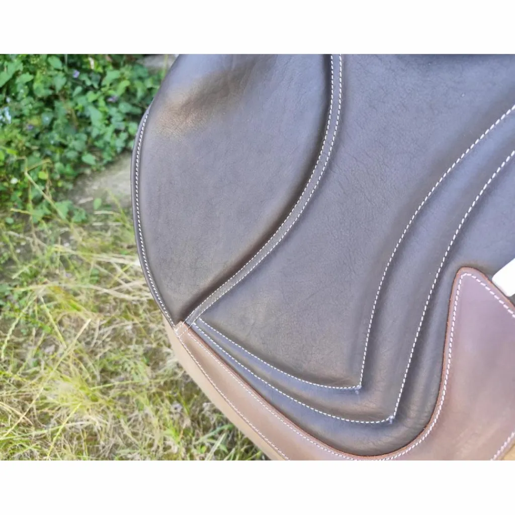 Selle EKUS F4 - 17,5" état neuf*- Marque inconnue - New