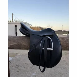 Selle en cuir 17,5 pouces excellent état*Fouganza Outlet