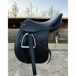 Selle en cuir 17,5 pouces excellent état*Fouganza Outlet
