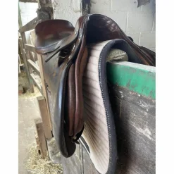 - Marque inconnue - Selles D'Obstacle>selle en cuir brun