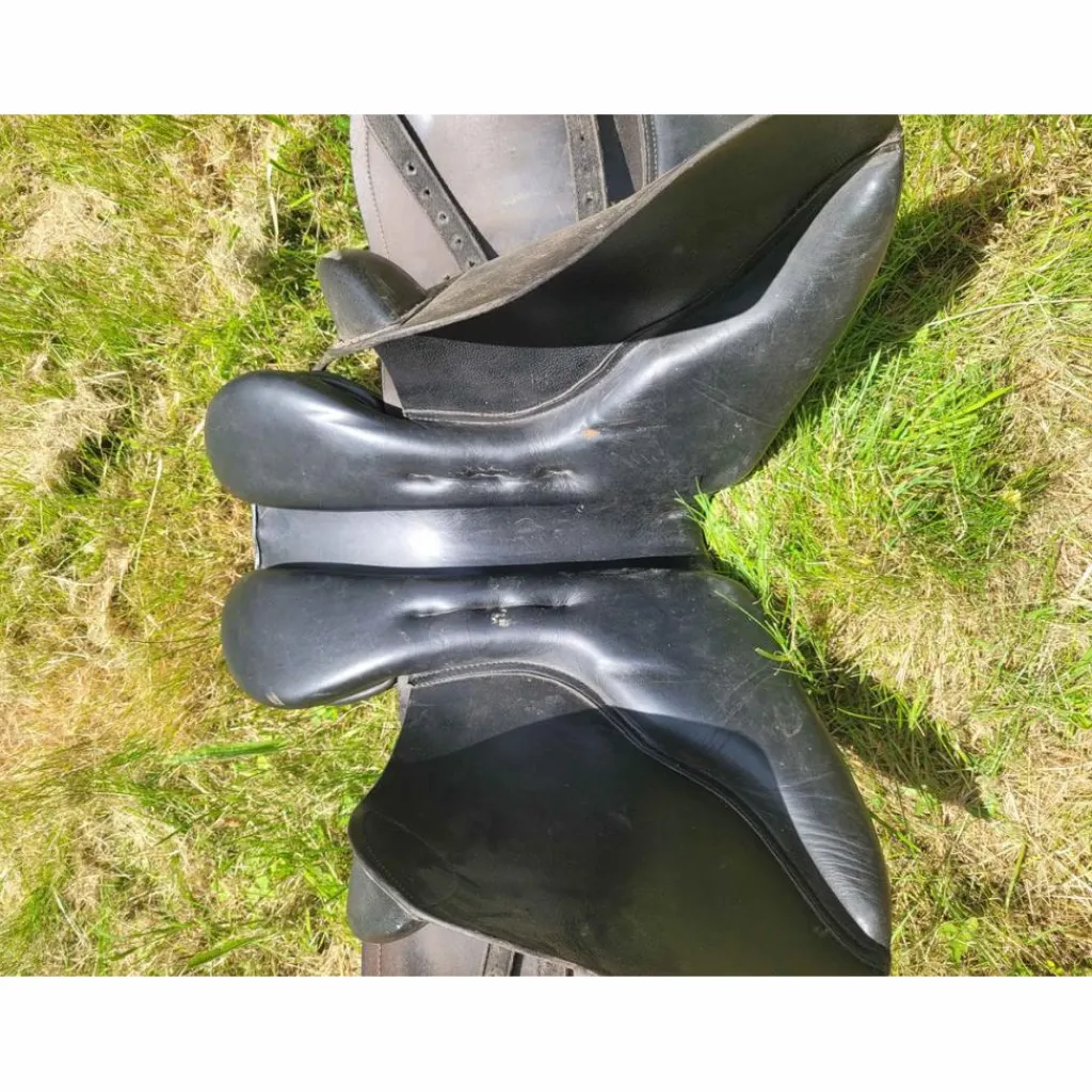 Fouganza Selles Mixtes>selle noire 17 pouce 1/2