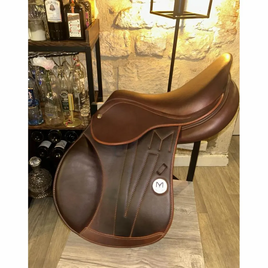 Meyer Selles Mixtes>Selle 17 de 2025 quasiment neuve