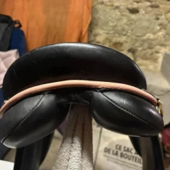Selle mixte 16,5” cuir noir – très bon état*JMR Online