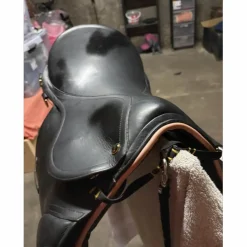 Selle mixte 16,5” cuir noir – très bon état*JMR Online