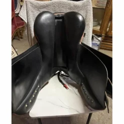 Selle mixte 16,5” cuir noir – très bon état*JMR Online