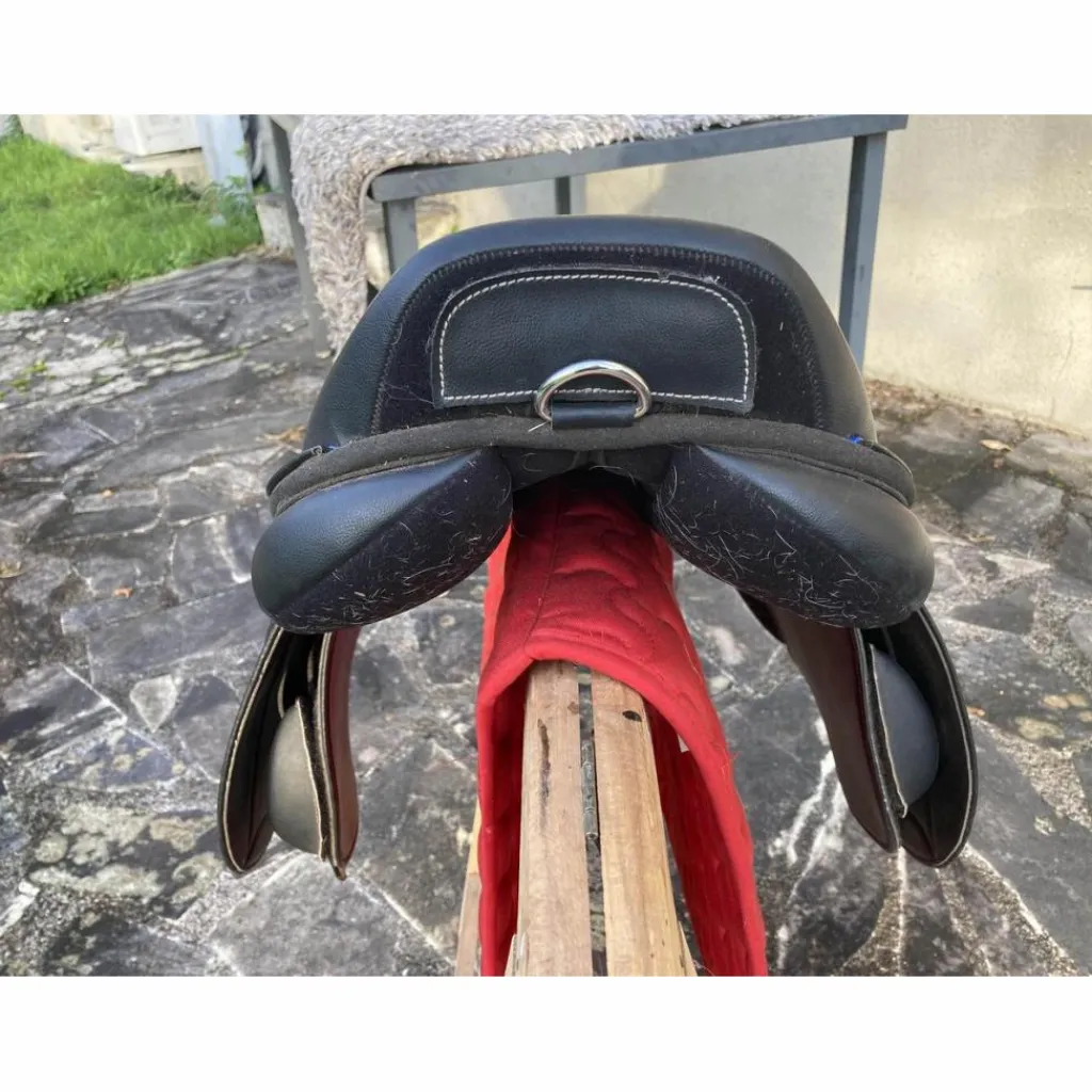 Norton Selles D'Obstacle>selle 16.5 club close contact zadel rexine evol