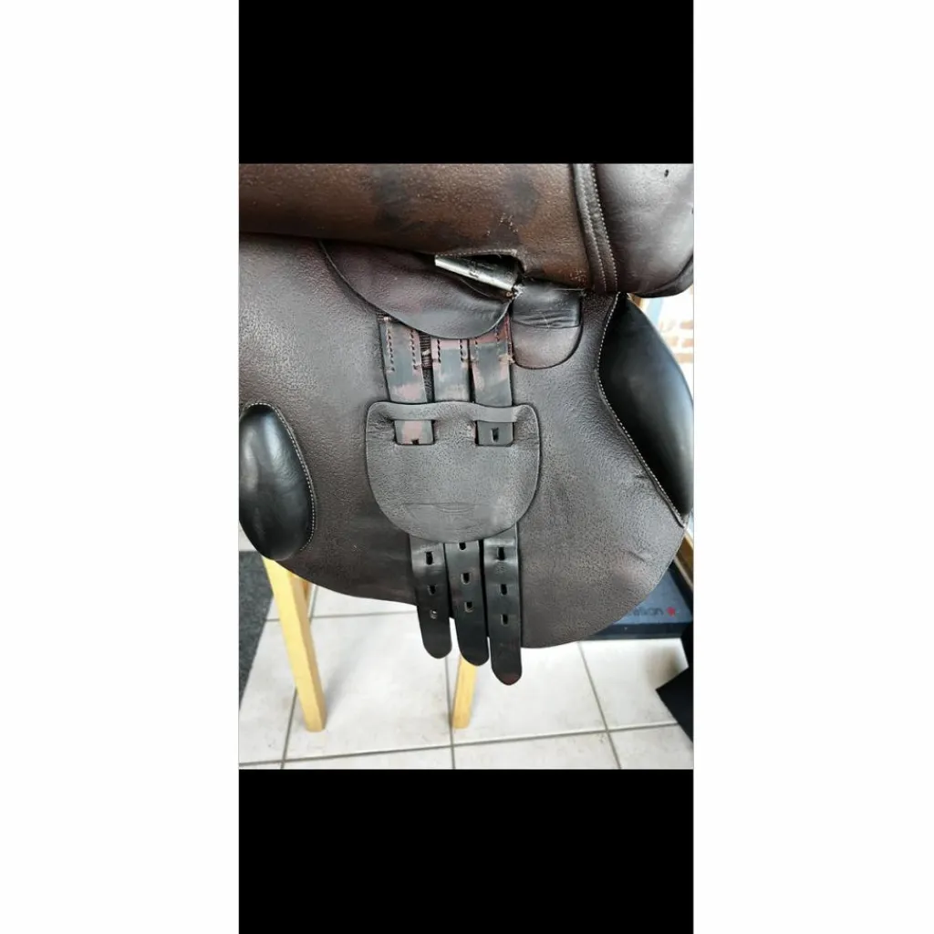 Selle obstacle 17 pouces*LJ Leathers Sale