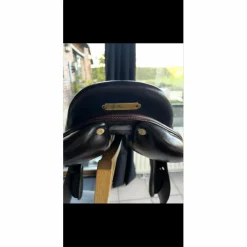 Selle obstacle 17 pouces*LJ Leathers Sale
