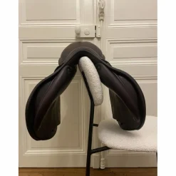 Selle obstacle Synergy spéciale 17”5*Equipe Hot