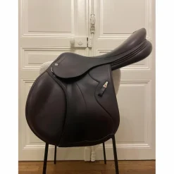 Selle obstacle Synergy spéciale 17”5*Equipe Hot