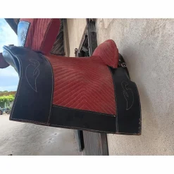 Selle Portugaise rouge et noir en bon etat*- Marque inconnue - Sale