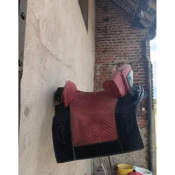 Selle Portugaise rouge et noir en bon etat*- Marque inconnue - Sale