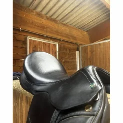selle Roma dressage 17 pouces*Prestige New