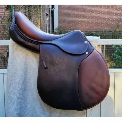 Renaissance Selles D'Obstacle>Selle modèle M — État excellent, matelassures laine ajustable