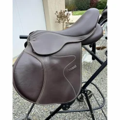 Selle synthétique TdeT marron*T de T Hot