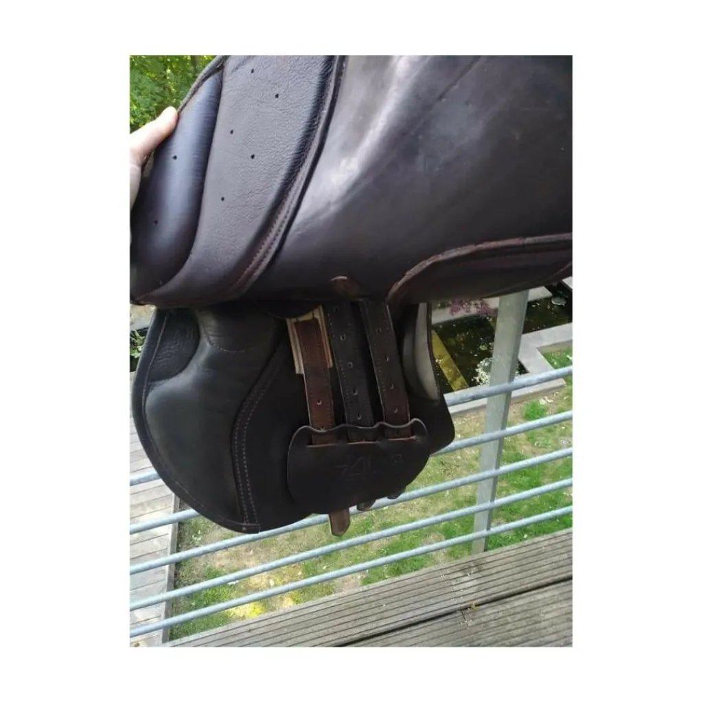 Selle type cross 16"5 marque ZALDI*