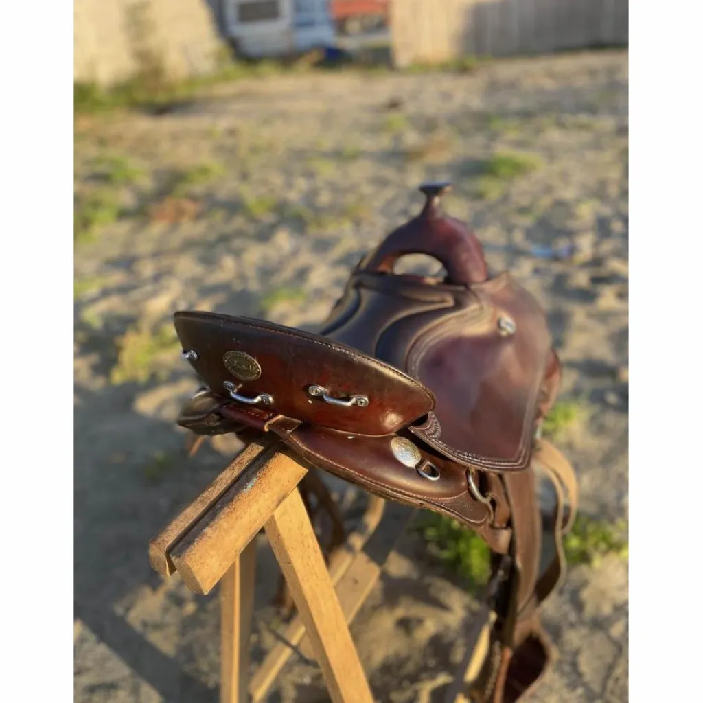 - Marque inconnue - Selles De Western>Selle Western Startrekk Deuber Shorty Taille 3 – rare, dos court, treeless