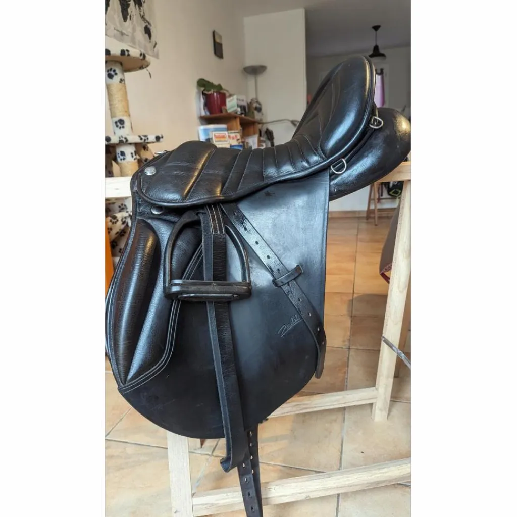 Zaldi Selles De Randonnée>Selle Country 17,5"
