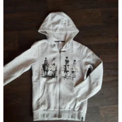 Fouganza Sweats / Pulls><noscript><img width=