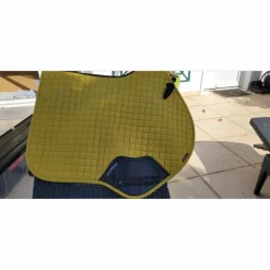 Lemieux Tapis>Tapis cheval Prosport Close Contact Suède jaune