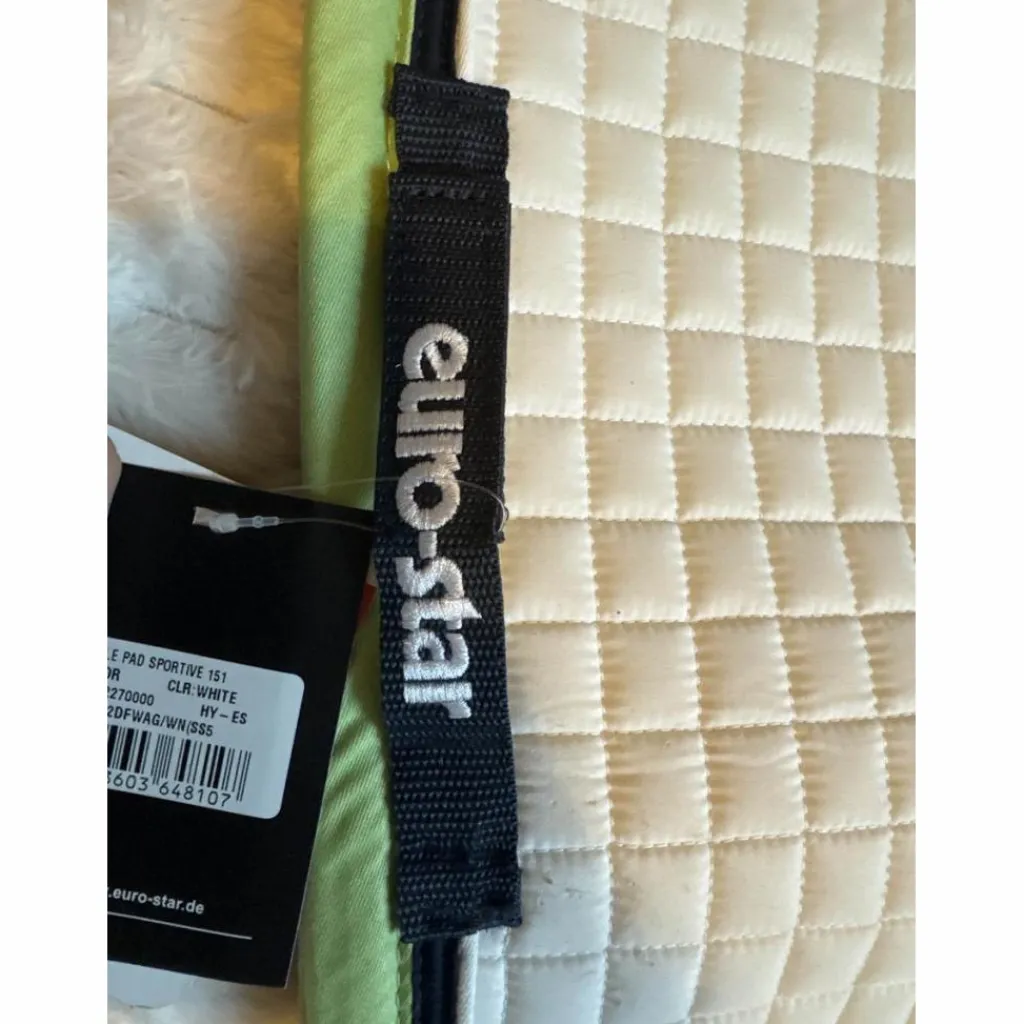 Euro-star Tapis>Tapis de dressage blanc avec liserés
