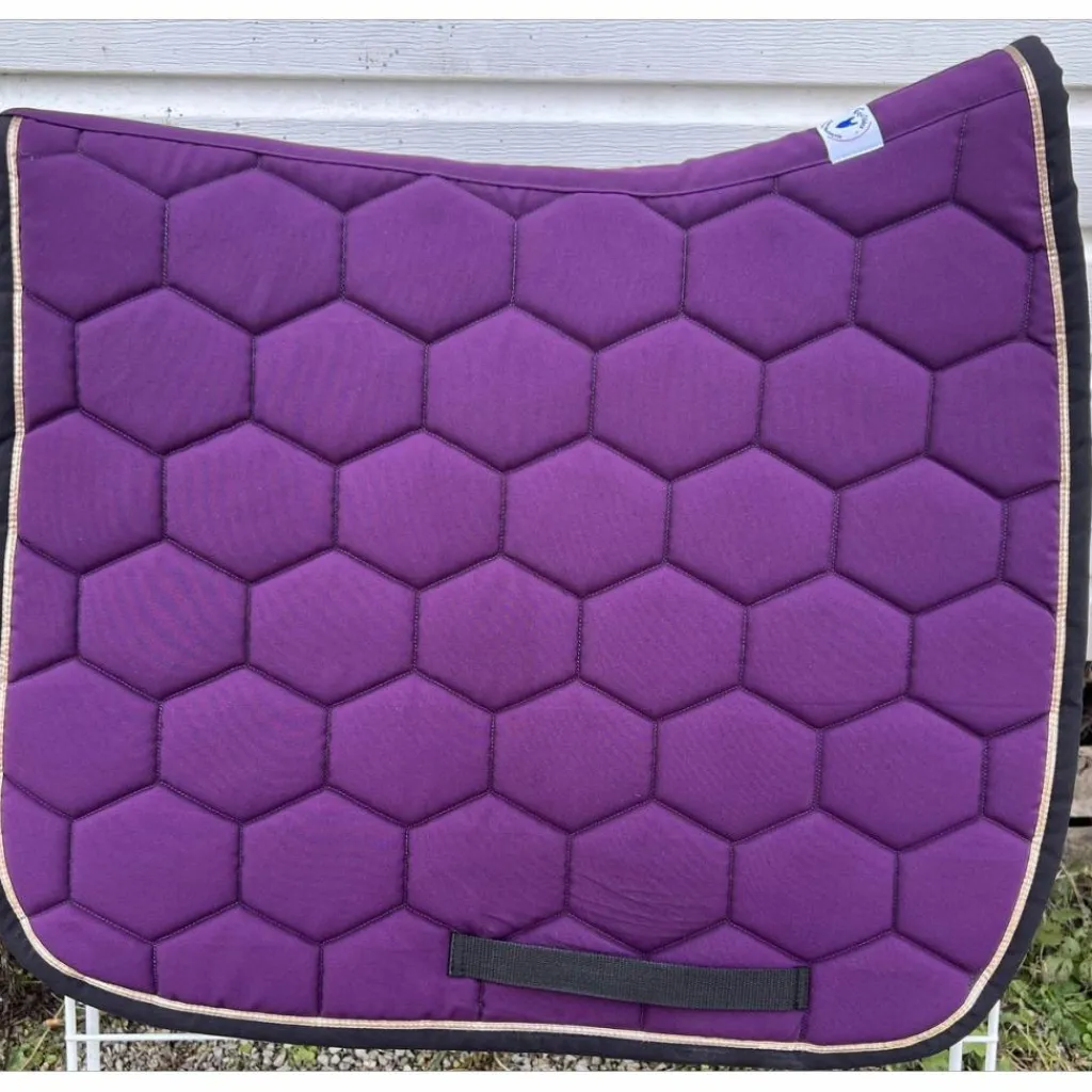 Tapis dressage violet bord noir et or Equidées*Equidees Hot