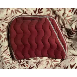 Tapis et bonnet rouge*Equitheme Clearance