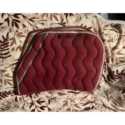 Tapis et bonnet rouge*Equitheme Clearance