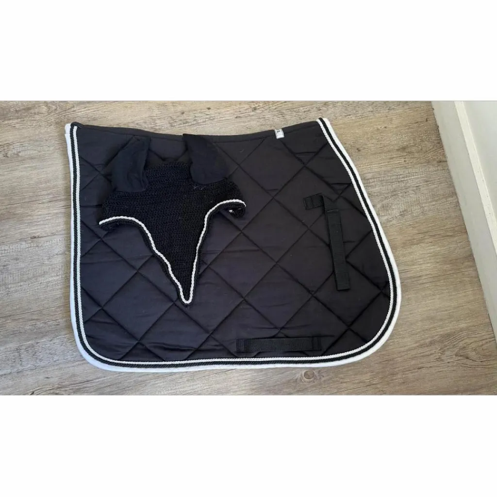 tapis noir et blanc*HFI Online