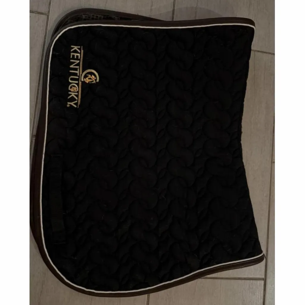 Tapis noir avec logo*Kentucky Hot