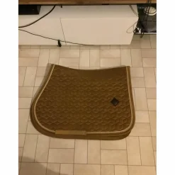 tapis velvet moutarde+bonnet moutarde*Kentucky Discount