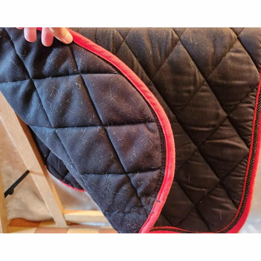 Equitheme Tapis>Tapis équithème, noir et rouge
