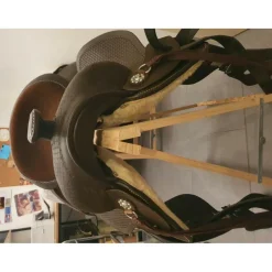 VENDS SELLE WESTERN SYNTHETIQUE*Padd
